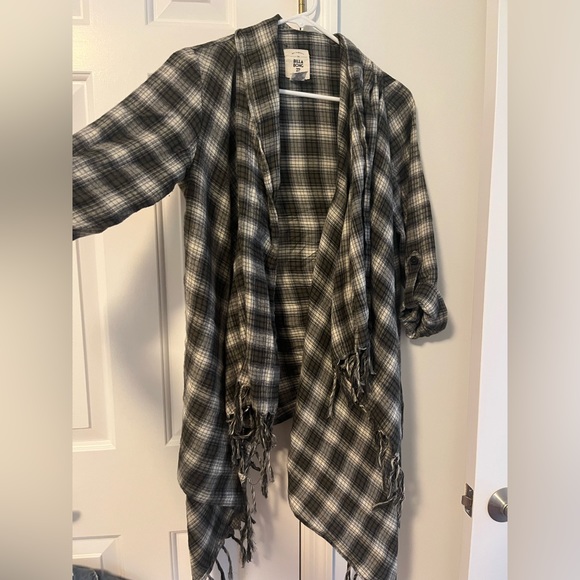 Billabong Sweaters - Billabong flannel cardigan